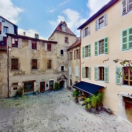 Appartement De Charme Au Coeur De La Vieille Ville Annecy Bagian luar foto